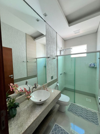 Imagem Casa de Condomínio com 3 Quartos à Venda, 210 m² em Santa Mônica - Uberlândia Imagem Casa de Condomínio com 3 Quartos à Venda, 210 m² em Santa Mônica - Uberlândia