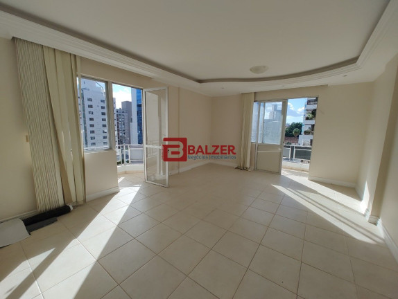Apartamento com 3 Quartos à Venda, 182 m² em Centro - Florianópolis