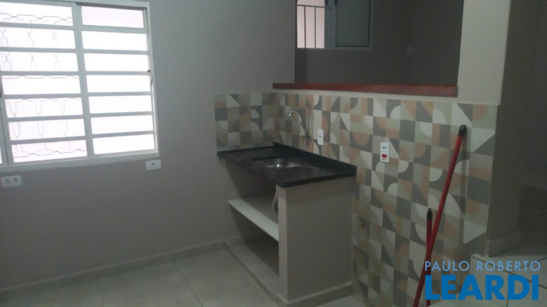 Casa de Condomínio com 1 Quarto para Alugar, 20 m² em Jardim Stella - Santo André