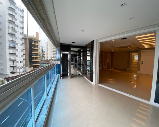 Imagem Apartamento com 3 Quartos à Venda, 220 m² em Agronômica - Florianópolis Imagem Apartamento com 3 Quartos à Venda, 220 m² em Agronômica - Florianópolis