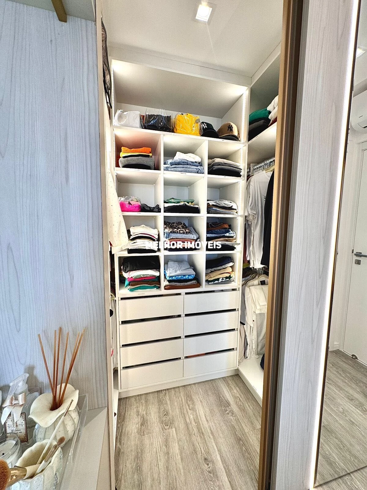 Imagem Apartamento com 3 Quartos à Venda, 110 m² em Centro - Camboriú