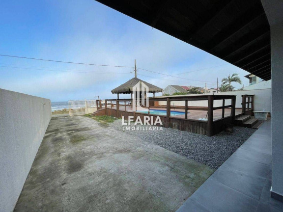 Imagem Casa com 3 Quartos para Temporada, 117 m² em Cambiju - Itapoá