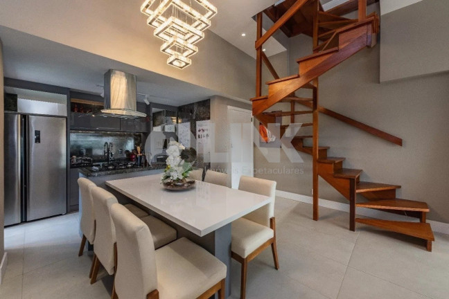 Imagem Imóvel com 3 Quartos à Venda, 209 m² em Chácara Das Pedras - Porto Alegre Imagem Imóvel com 3 Quartos à Venda, 209 m² em Chácara Das Pedras - Porto Alegre