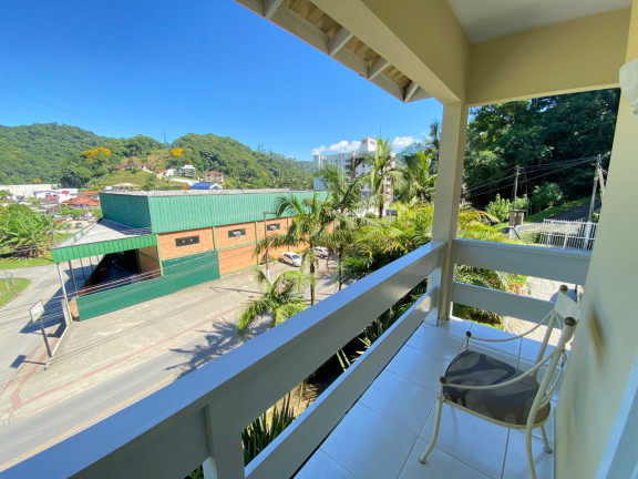 Imagem Casa com 3 Quartos à Venda, 800 m² em São Pedro - Brusque Imagem Casa com 3 Quartos à Venda, 800 m² em São Pedro - Brusque