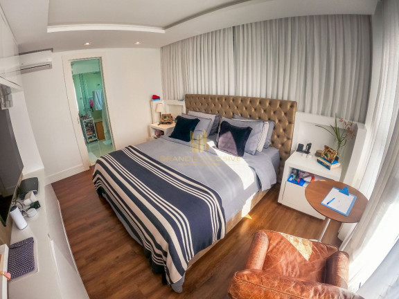 Imagem Cobertura com 3 Quartos à Venda, 252 m² em Centro - Balneário Camboriú Imagem Cobertura com 3 Quartos à Venda, 252 m² em Centro - Balneário Camboriú
