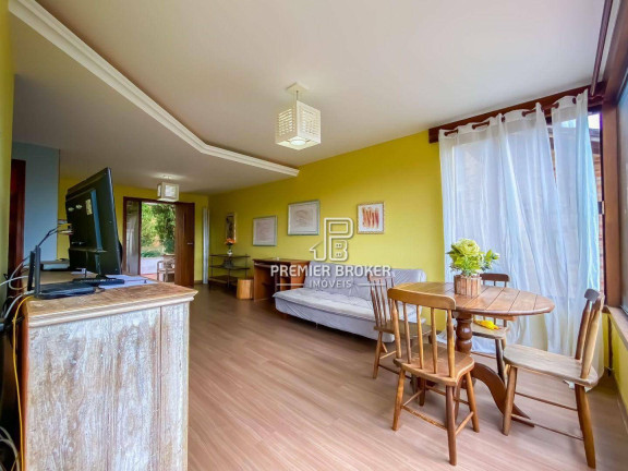 Imagem Casa com 3 Quartos à Venda, 300 m² em Albuquerque - Teresópolis Imagem Casa com 3 Quartos à Venda, 300 m² em Albuquerque - Teresópolis