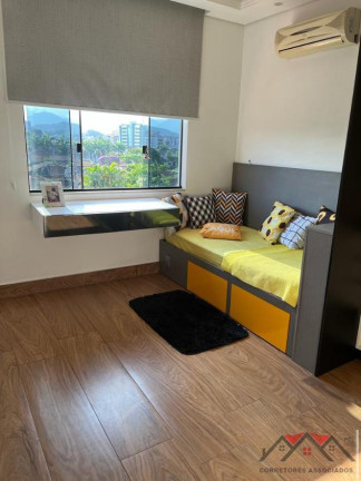 Imagem Sobrado com 3 Quartos à Venda, 353 m² em Costa E Silva - Joinville