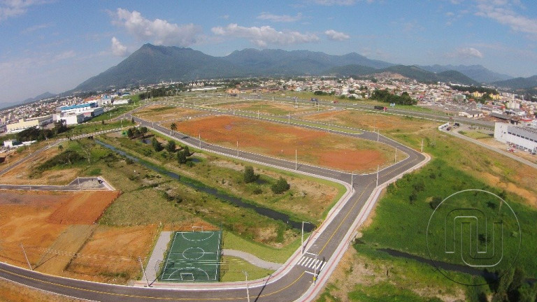 Terreno à Venda, 2.324 m² em Barra Do Aririú - Palhoça