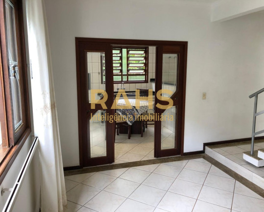 Imagem Casa com 3 Quartos à Venda, 208 m² em Anita Garibaldi - Joinville Imagem Casa com 3 Quartos à Venda, 208 m² em Anita Garibaldi - Joinville