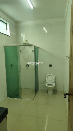 Imagem Casa com 4 Quartos à Venda, 240 m²