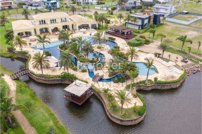 Imóvel à Venda, 540 m² em Parque Císper - Torres