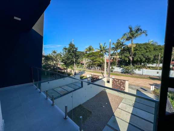 Imagem Sobrado com 3 Quartos à Venda, 121 m² em Centro - Itapoá