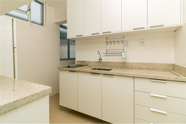 Apartamento com 2 Quartos à Venda, 48 m² em Medianeira - Porto Alegre