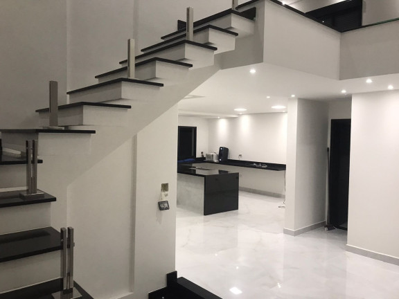 Imagem Sobrado com 4 Quartos à Venda, 331 m² em Suru - Santana De Parnaíba