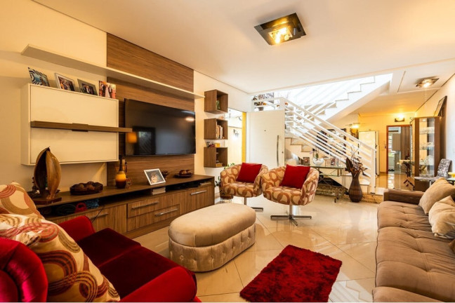 Casa com 4 Quartos à Venda,  em Vila Gumercindo - São Paulo