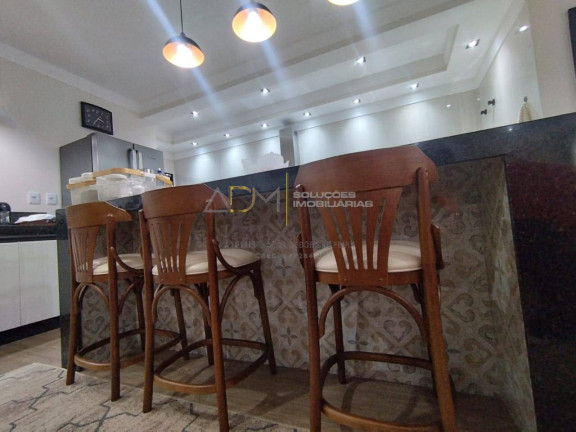 Imagem Casa com 3 Quartos à Venda, 200 m² em Centro - Botucatu