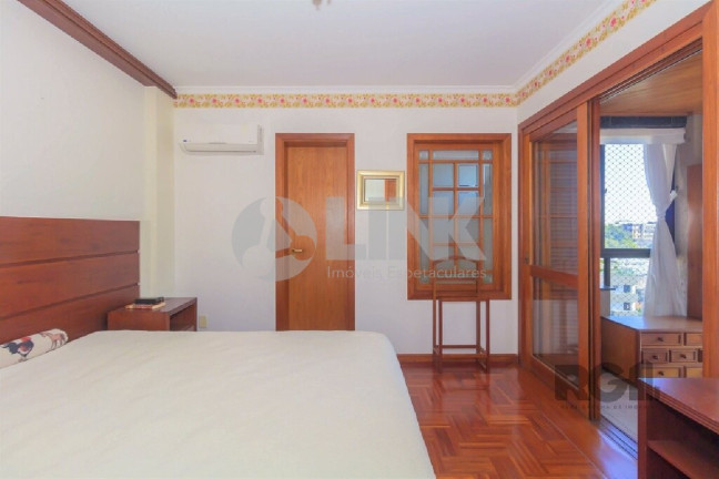 Imagem Apartamento com 3 Quartos à Venda, 190 m² em Auxiliadora - Porto Alegre Imagem Apartamento com 3 Quartos à Venda, 190 m² em Auxiliadora - Porto Alegre