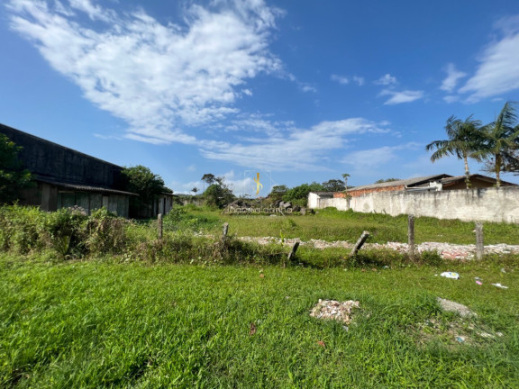 Terreno à Venda, 700 m² em Piçarras - Guaratuba