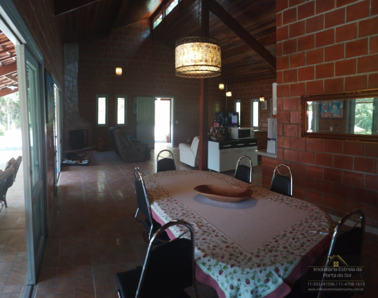 Imagem Casa com 3 Quartos à Venda, 250 m² em Centro - Ibiúna