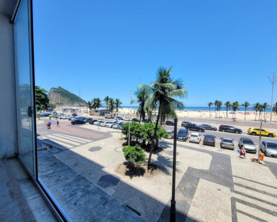 Kitnet com 1 Quarto à Venda, 25 m² em Copacabana - Rio De Janeiro