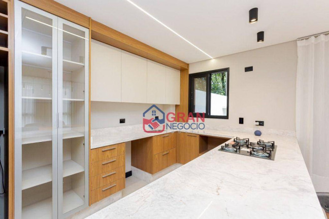 Imagem Sobrado com 3 Quartos para Alugar, 191 m² em Santa Felicidade - Curitiba