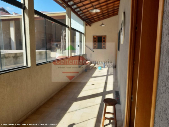 Imagem Chácara com 4 Quartos à Venda, 280 m² em Barreiro - Taubaté