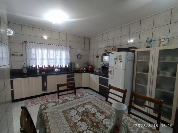 Imagem Casa com 3 Quartos à Venda, 190 m² em Boa Vista - Joinville