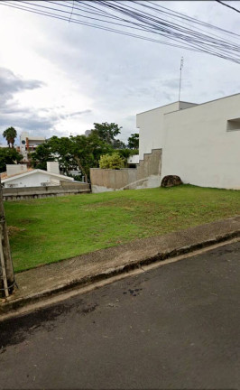 Terreno à Venda, 300 m² em Riviera De São João - São João Da Boa Vista