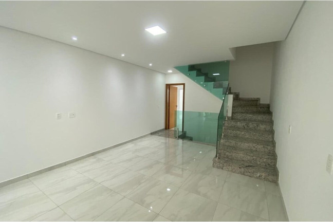 Casa com 3 Quartos à Venda,  em Vila Esperança - São Paulo