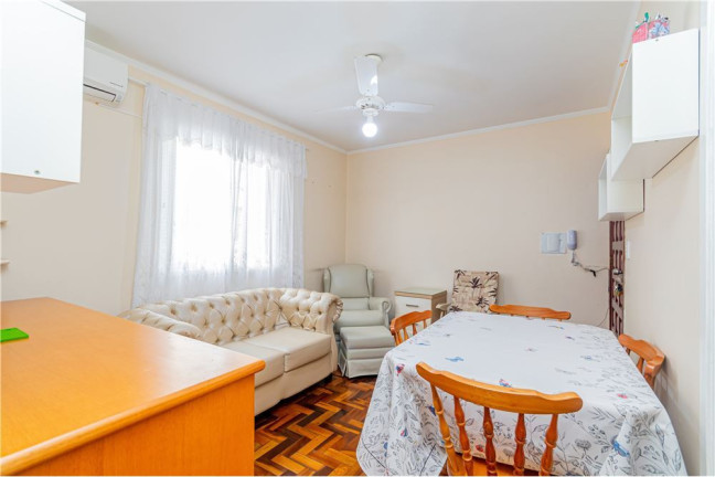 Imagem Imóvel com 2 Quartos à Venda, em Menino Deus - Porto Alegre Imagem Imóvel com 2 Quartos à Venda, em Menino Deus - Porto Alegre