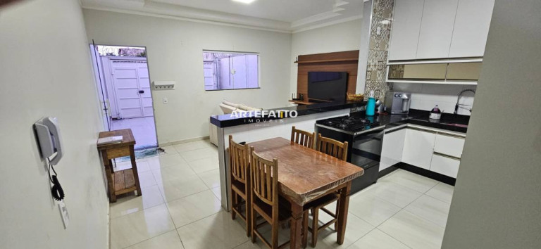 Imagem Casa com 2 Quartos à Venda, 125 m²
