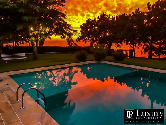 Imagem Casa com 7 Quartos à Venda, em Feiticeira - Ilhabela Imagem Casa com 7 Quartos à Venda, em Feiticeira - Ilhabela
