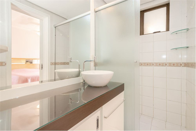 Imagem Apartamento com 1 Quarto à Venda, 53 m² em Vila Ipiranga - Porto Alegre Imagem Apartamento com 1 Quarto à Venda, 53 m² em Vila Ipiranga - Porto Alegre