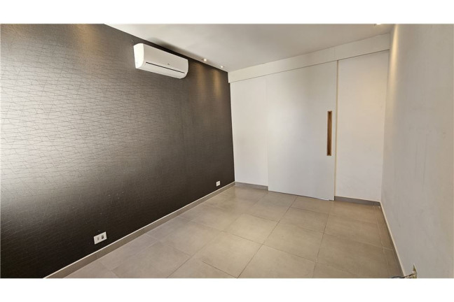Imagem Casa com 3 Quartos à Venda,  em Mirandópolis - São Paulo