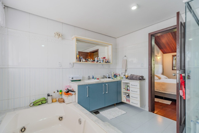 Imagem Casa com 3 Quartos à Venda, 385 m² em Agronomia - Porto Alegre
