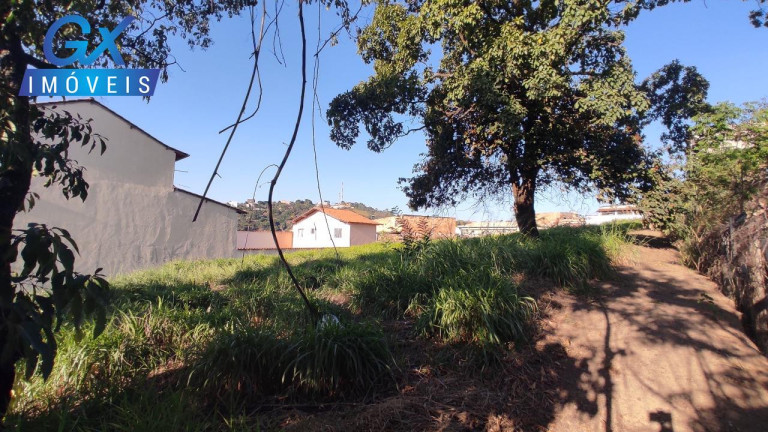 Imagem Terreno à Venda, 1.440 m² em Novo Retiro - Esmeraldas Imagem Terreno à Venda, 1.440 m² em Novo Retiro - Esmeraldas
