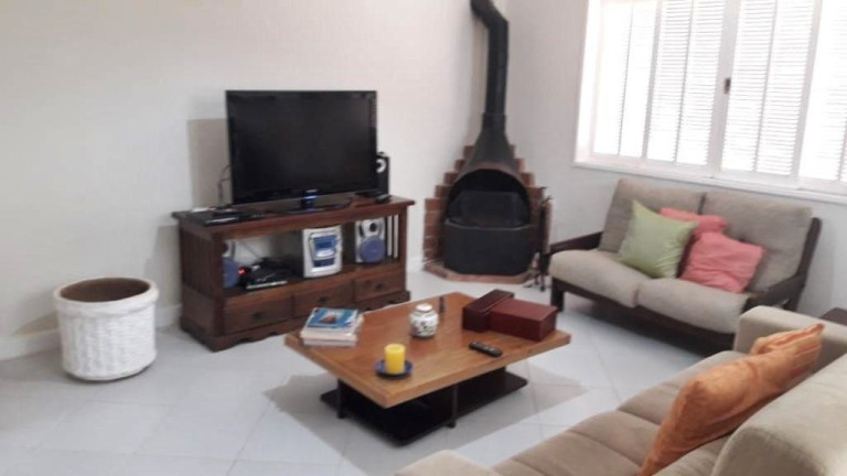 Imagem Casa com 5 Quartos à Venda, 500 m² em Pessegueiros - Teresópolis