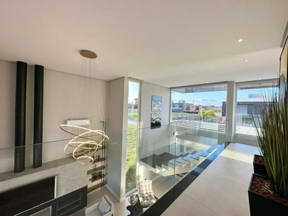 Imagem Casa com 4 Quartos à Venda, em Centro - Xangri-la Imagem Casa com 4 Quartos à Venda, em Centro - Xangri-la