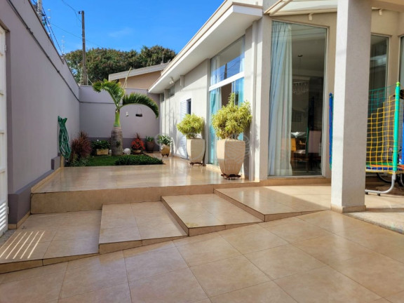 Imagem Casa com 3 Quartos para Alugar, 298 m² em Jardim Europa (vila Xavier) - Araraquara Imagem Casa com 3 Quartos para Alugar, 298 m² em Jardim Europa (vila Xavier) - Araraquara