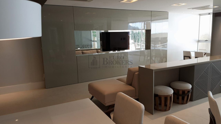 Imagem Apartamento com 3 Quartos à Venda, 110 m² em Centro - Balneário Camboriú Imagem Apartamento com 3 Quartos à Venda, 110 m² em Centro - Balneário Camboriú