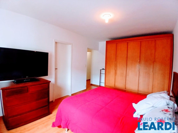 Imagem Sobrado com 3 Quartos à Venda, 217 m² em Vila Gilda - Santo André