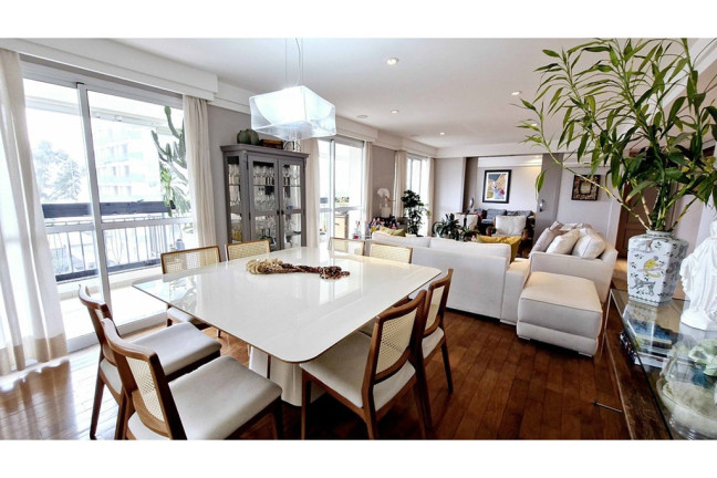 Apartamento com 4 Quartos à Venda, 250 m² em Campo Belo - São Paulo