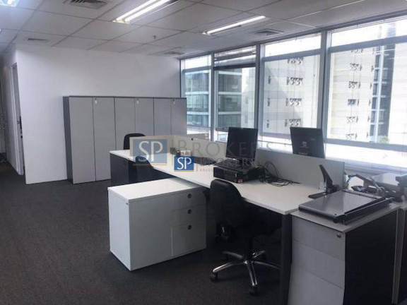 Sala Comercial à Venda ou Locação, 200 m² em Vila Olímpia - São Paulo