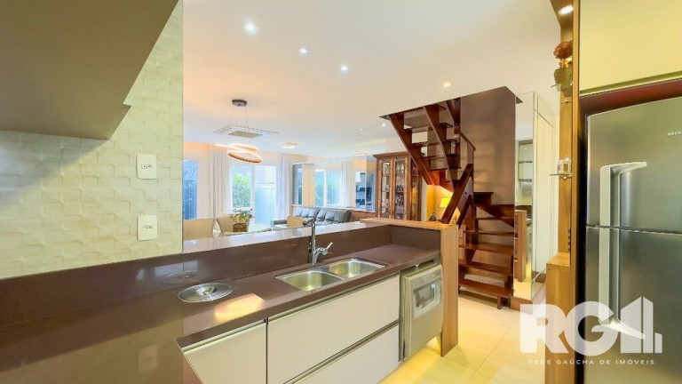 Imagem Casa de Condomínio com 4 Quartos à Venda, 218 m² em Jardim Carvalho - Porto Alegre Imagem Casa de Condomínio com 4 Quartos à Venda, 218 m² em Jardim Carvalho - Porto Alegre