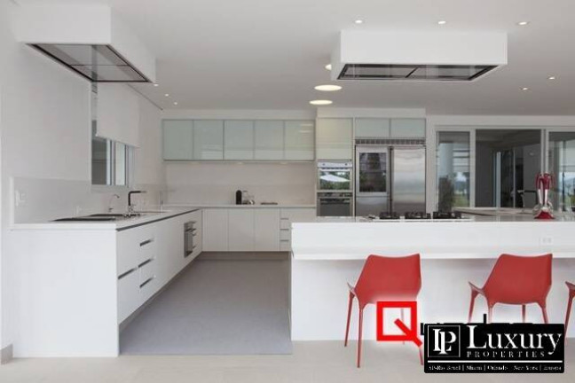 Imagem Casa com 9 Quartos à Venda, 1.535 m² em Tabatinga - Caraguatatuba Imagem Casa com 9 Quartos à Venda, 1.535 m² em Tabatinga - Caraguatatuba