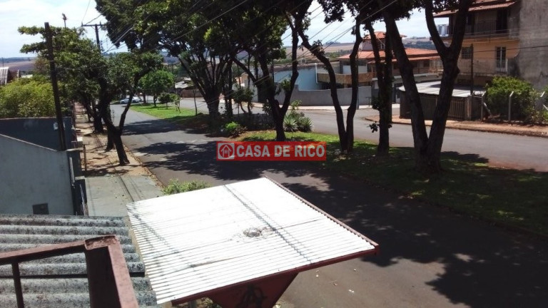 Imagem Casa com 3 Quartos à Venda, 187 m² em Aquilles Sthengel - Londrina