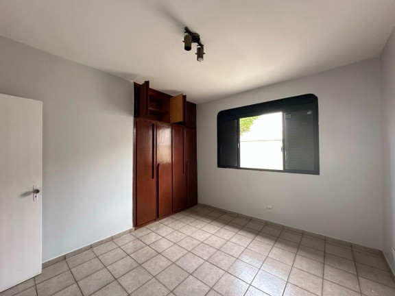 Imagem Casa com 3 Quartos à Venda, 373 m² em Setor Central - Goiânia