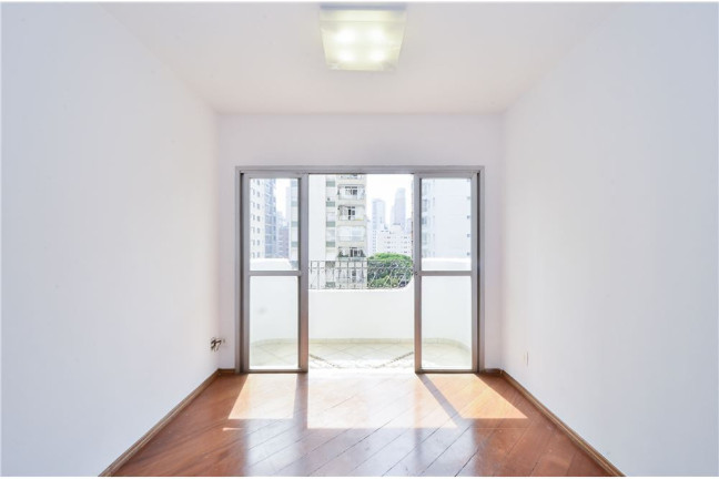 Imagem Imóvel com 3 Quartos à Venda,  em Moema - São Paulo