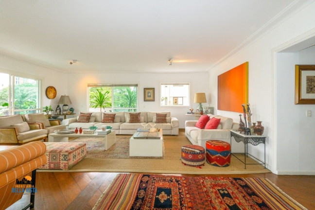 Apartamento com 3 Quartos à Venda,  em Moema - São Paulo
