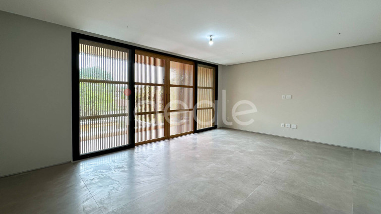 Imagem Casa de Condomínio com 5 Quartos à Venda, em Barra Da Tijuca - Rio De Janeiro Imagem Casa de Condomínio com 5 Quartos à Venda, em Barra Da Tijuca - Rio De Janeiro